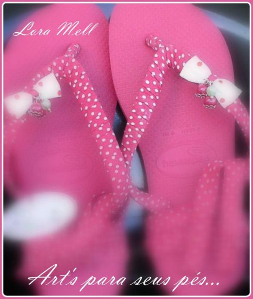 havaianas costomizadas com estampa rosa